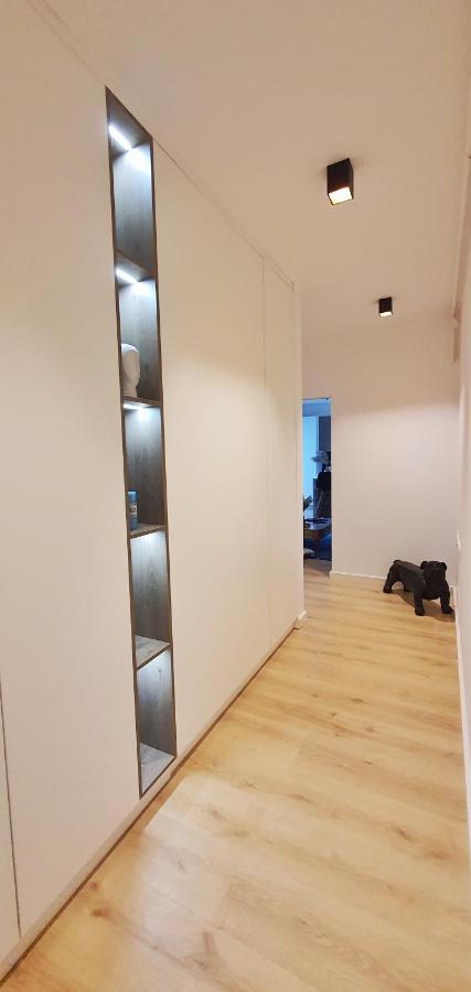 Charlotte Piata Unirii - Free Private Parking 2Bedrooms Apartment Gran Varadino Esterno foto