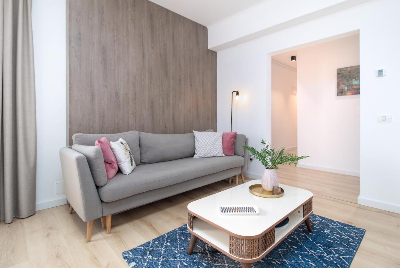 Charlotte Piata Unirii - Free Private Parking 2Bedrooms Apartment Gran Varadino Esterno foto