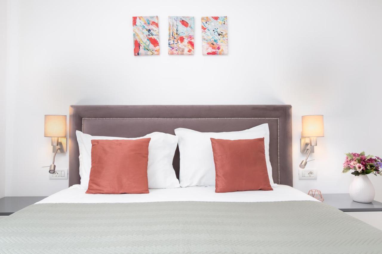 Charlotte Piata Unirii - Free Private Parking 2Bedrooms Apartment Gran Varadino Esterno foto