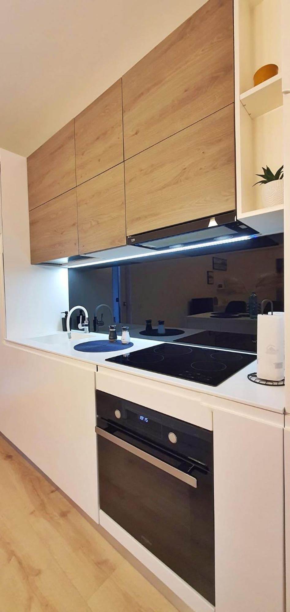 Charlotte Piata Unirii - Free Private Parking 2Bedrooms Apartment Gran Varadino Esterno foto